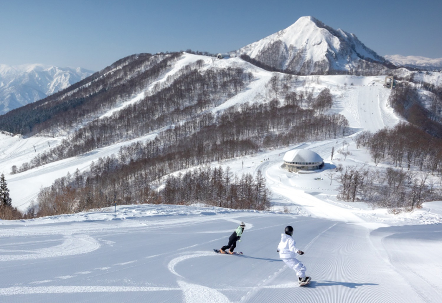 ゲレンデの広大な景色