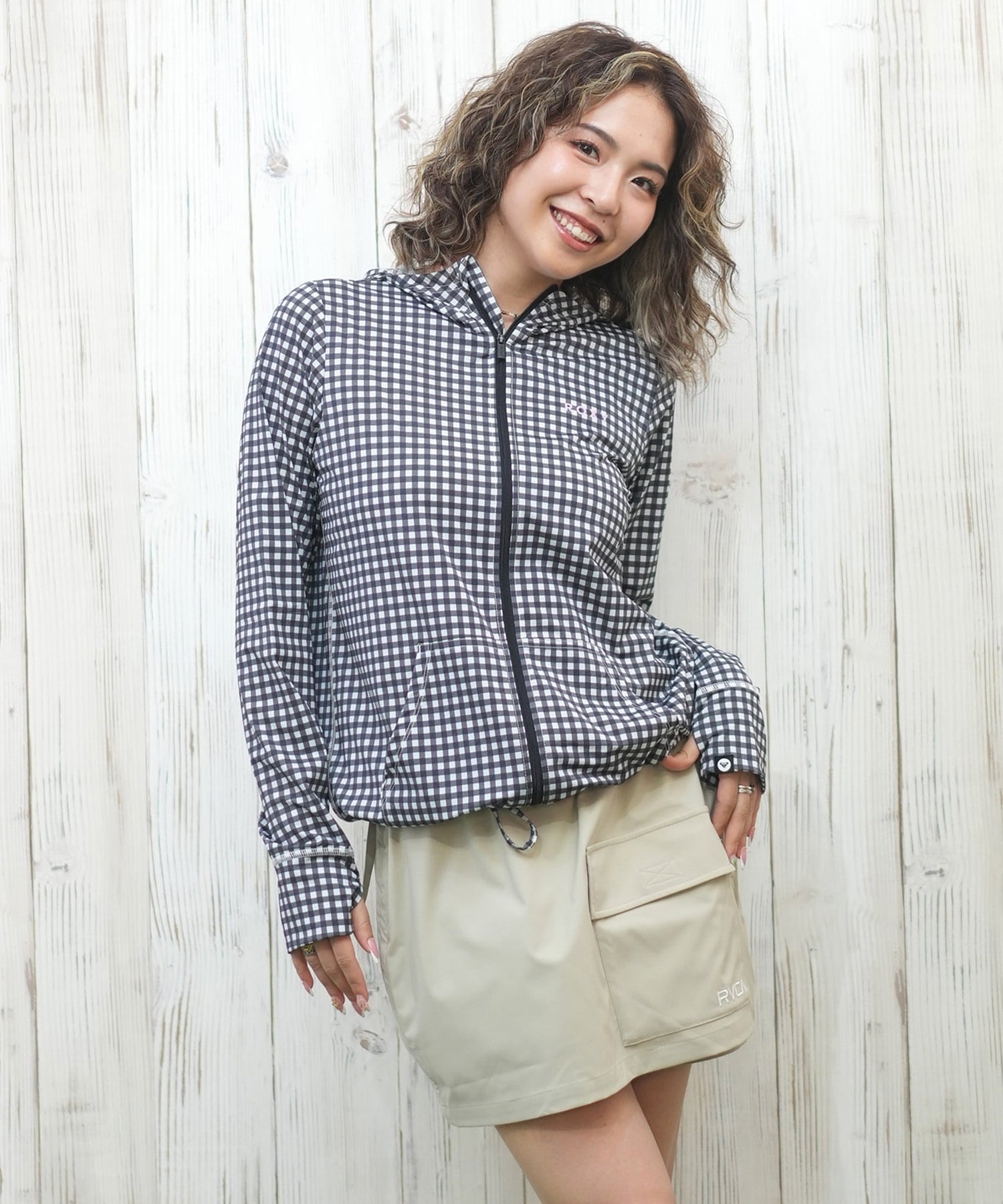 ROXYラッシュガードRLY251029