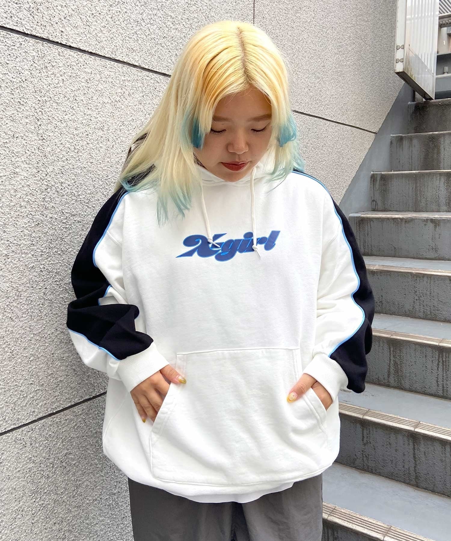 X-GIRL/エックスガール  CONTRAST COLOR SWEAT HOODIE レディース プルオーバー パーカー 105233012022(WHITE-M)