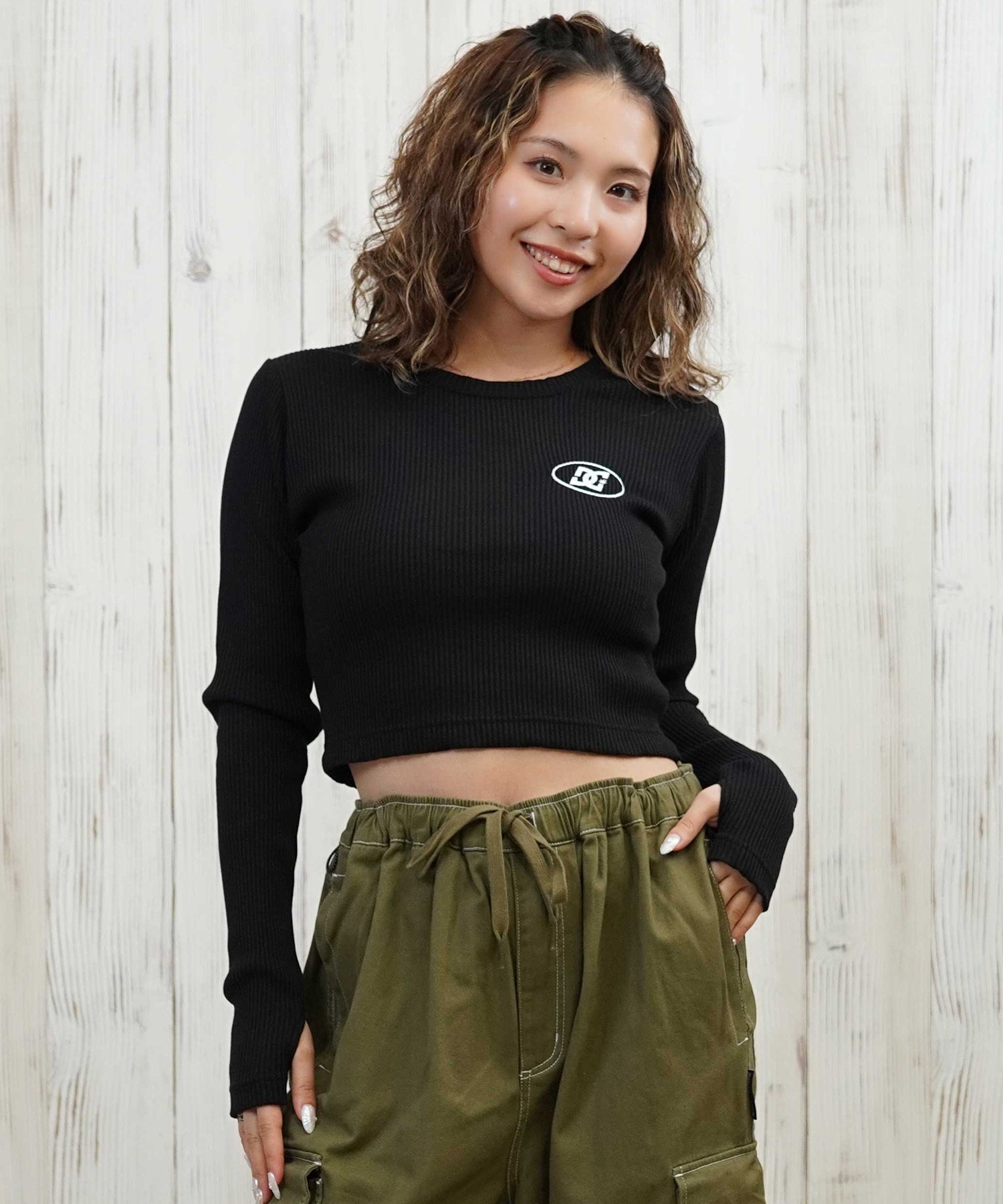 DC ディーシー 長袖 Tシャツ ロンT レディース クロップド丈 ショート丈 シンプル TELECO SHORT LS LLT254311(BLK-M)