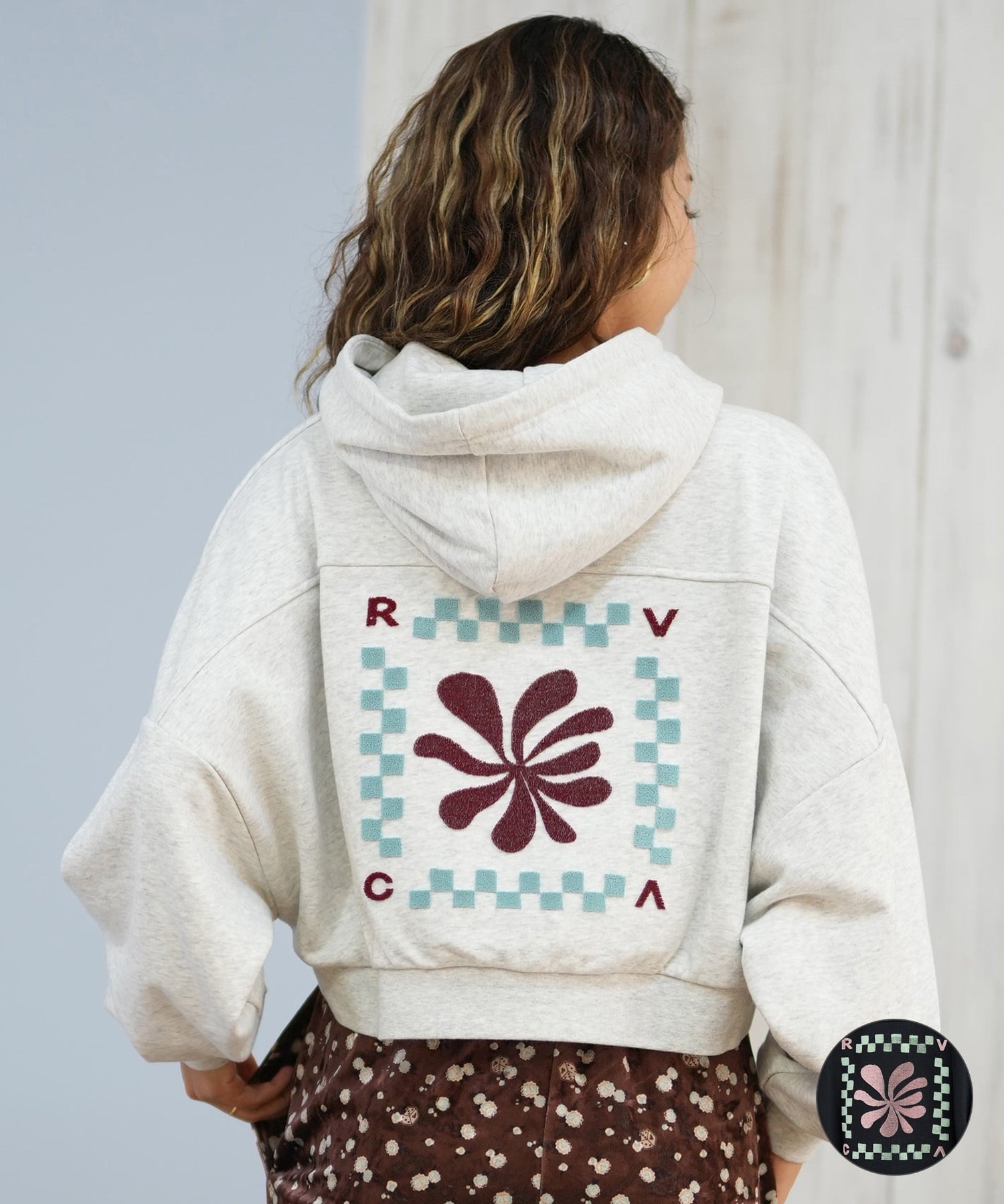 RVCA ルーカ プルオーバー パーカー レディース スウェット フーディー ショート丈 バックプリント ドルマンスリーブ 裏毛 BF044-012(BLK-S)