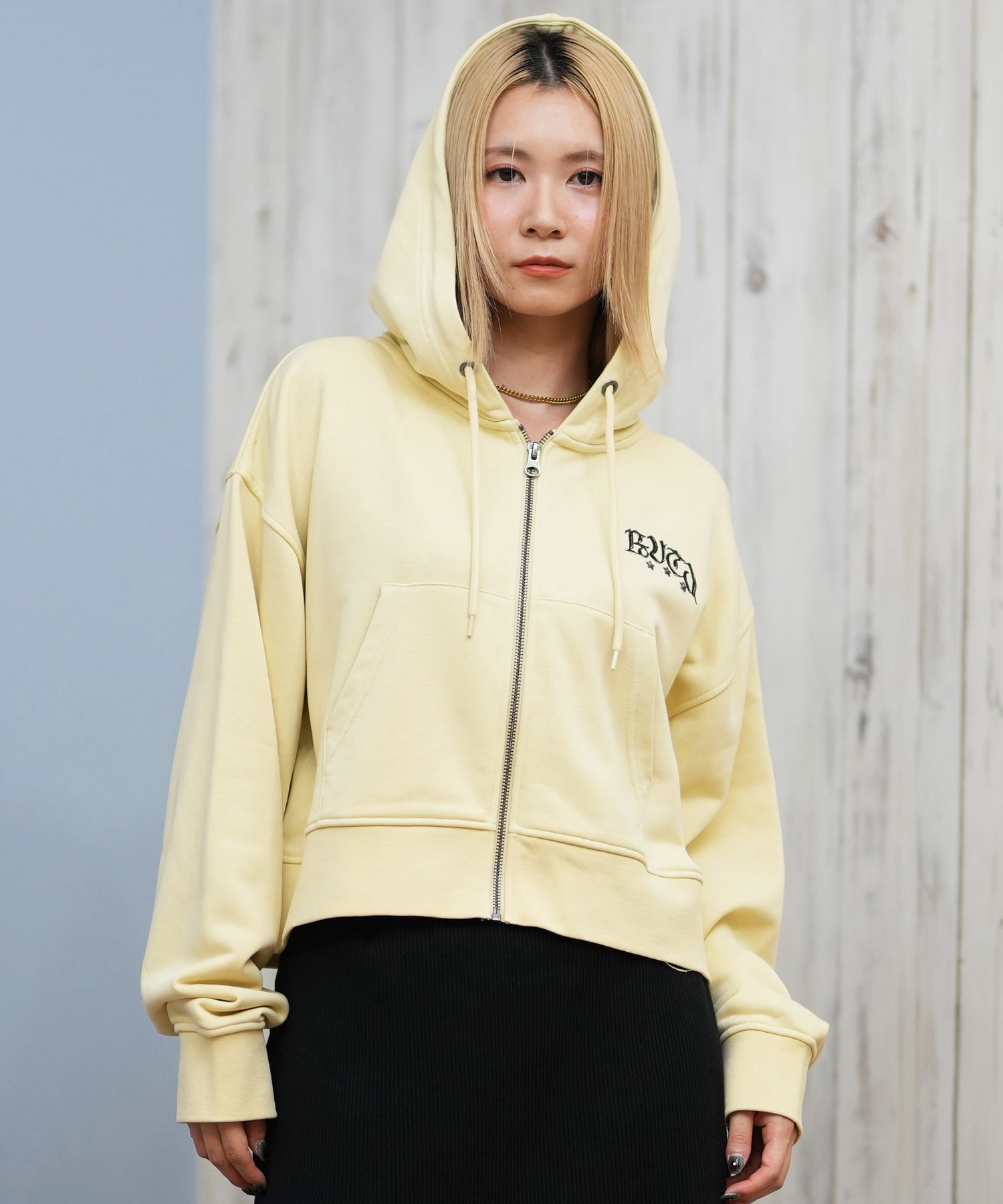 RVCA ルーカ ジップアップ パーカー レディース スウェット フーディー ショート丈 ロゴ 裏毛 NEAT ZIP HOODIE BF044-014(VKH-S)