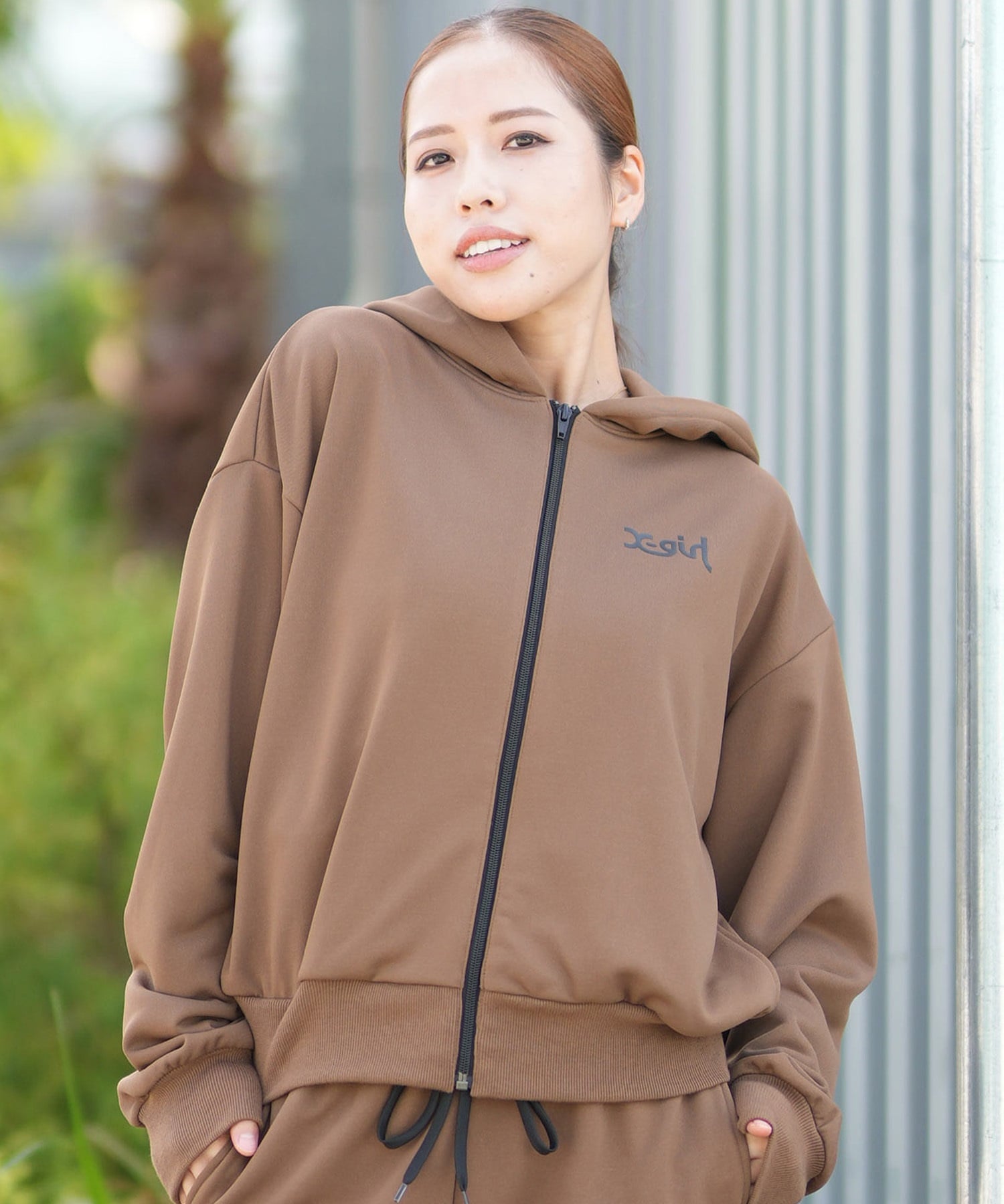 X-girl SPORTS エックスガールスポーツ ジップアップ パーカー レディース クロップド丈 ショート丈 ロゴ セットアップ対応 155253012001(BR-M)