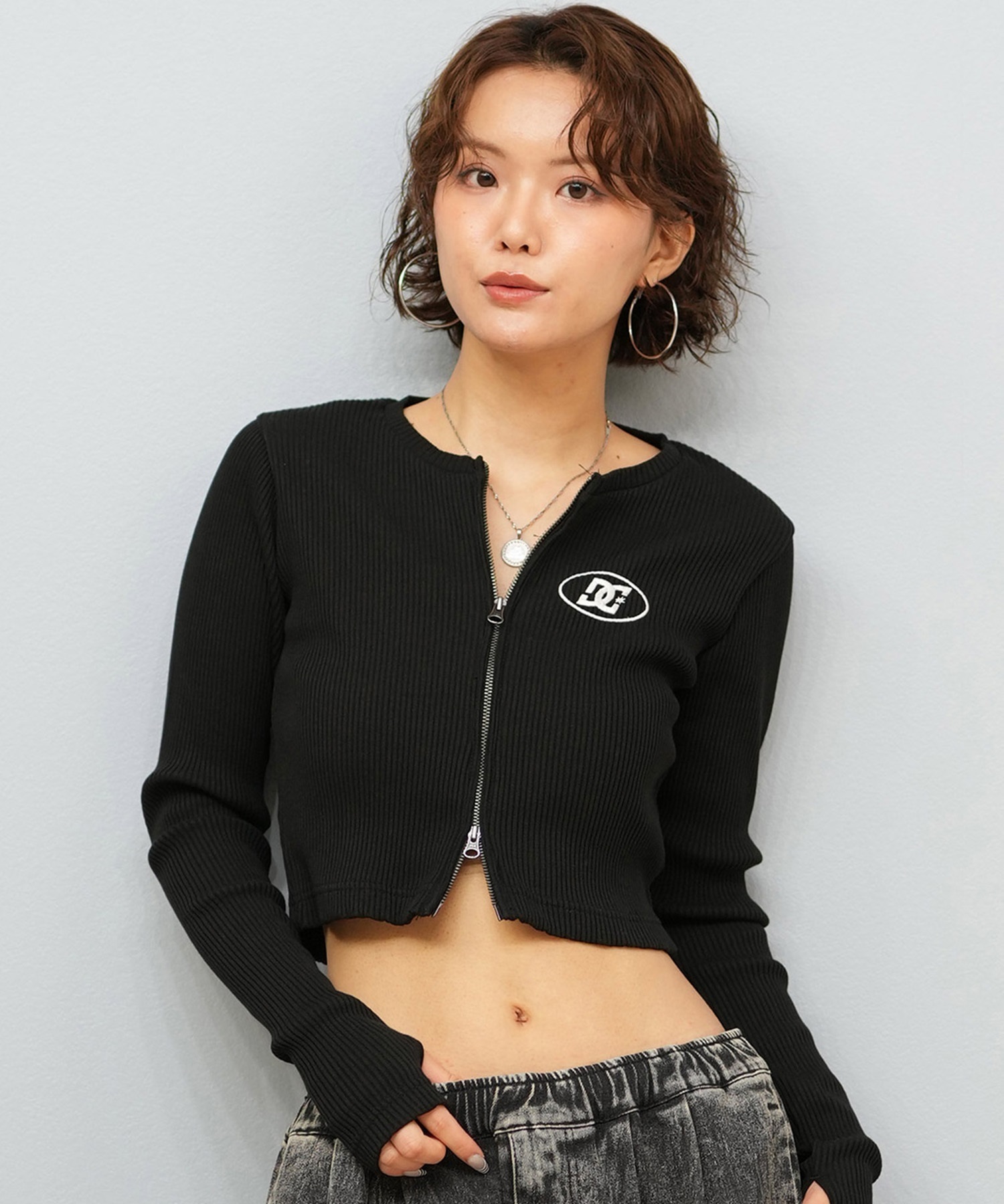 DC ディーシー 長袖 Tシャツ ロンT レディース クロップド丈 ショート丈 ジップアップ TELECO ZIP CARDIGAN LCD254310(BES-M)