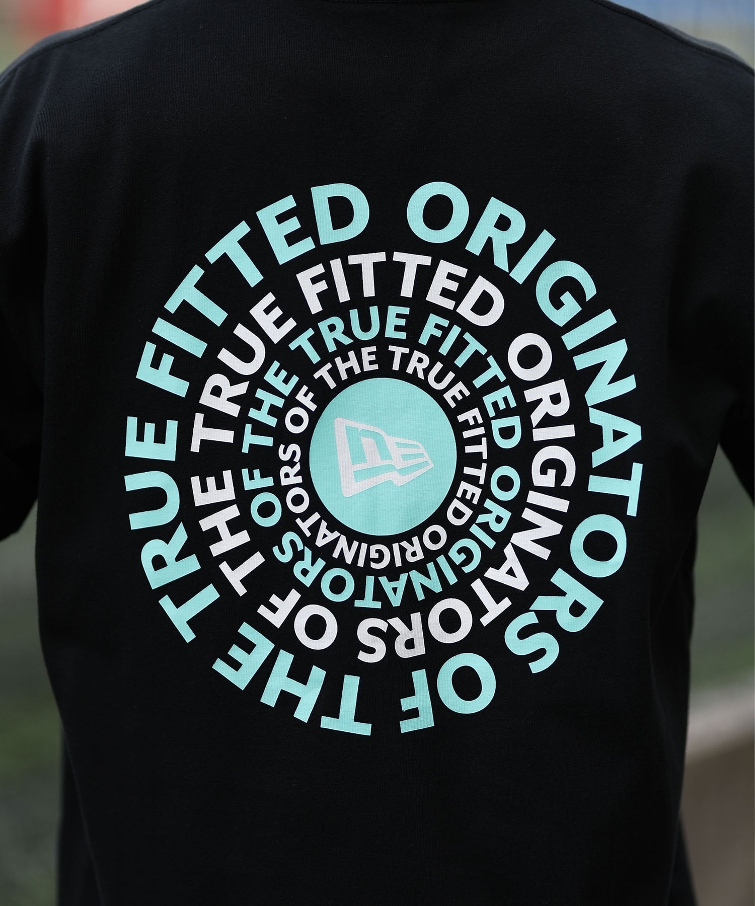 NEW ERA ニューエラ 半袖 Tシャツ メンズ ロゴ バックプリント Circle OOTTF 14410112(BK/BL-M)