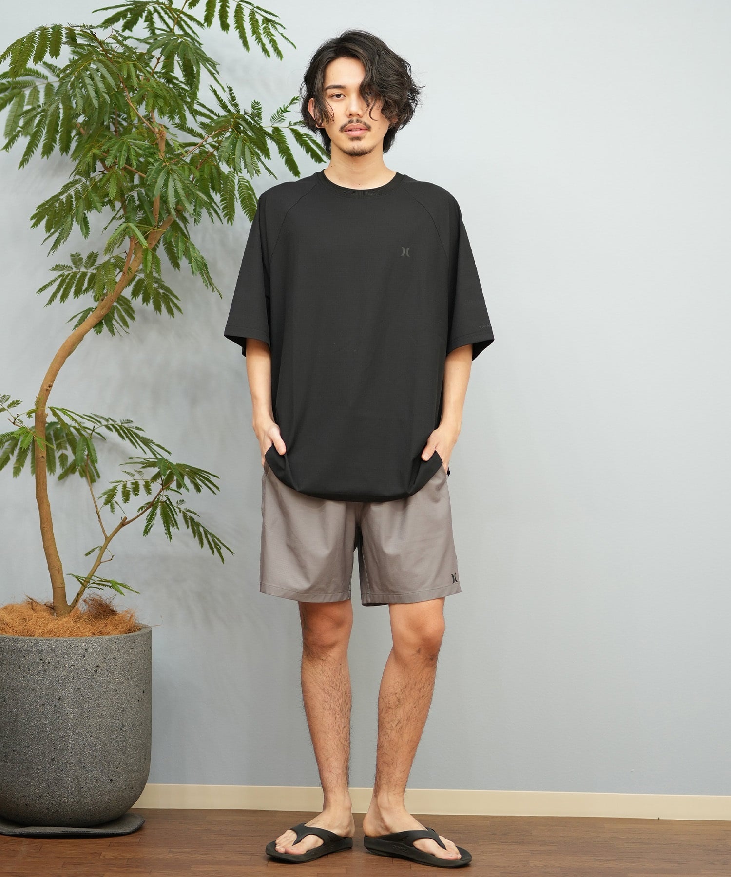 Hurley ハーレー 水着 ラッシュガード 半袖 Tシャツ メンズ ワンポイント ロゴ 水陸両用 撥水 吸水速乾 MUSS251089(WHT-M)