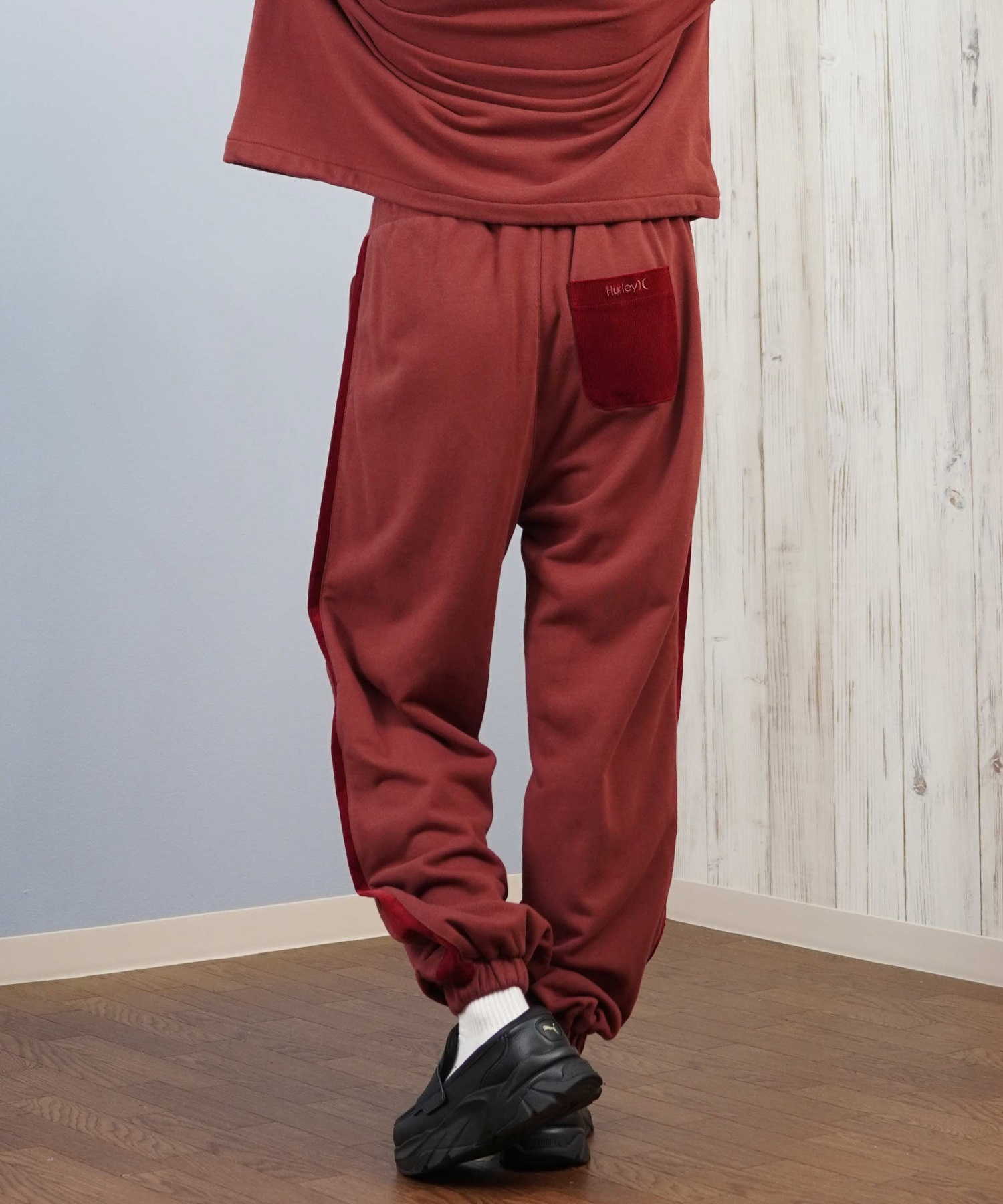 Hurley ハーレー ロングパンツ レディース スウェット ライン ウエストゴム 異素材ミックス セットアップ対応 TERRY CDR SWITCHING PANTS WCFB252024(OWHT-M)