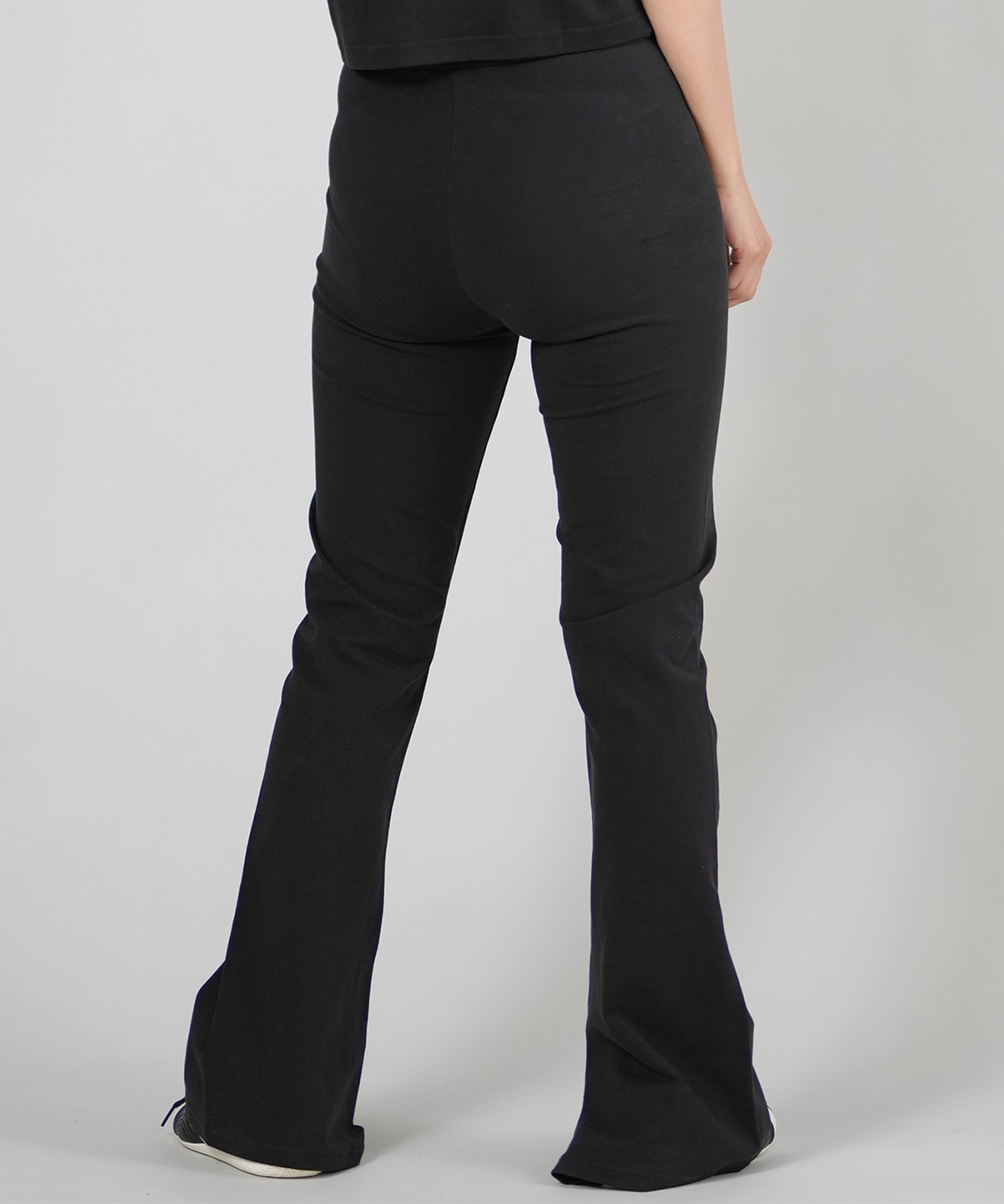 PUMA プーマ ロングパンツ レディース フレアパンツ BLACKPINK ROSE 韓国 ROSE SLIM PINTUCK FLARE 635156(01-XS)