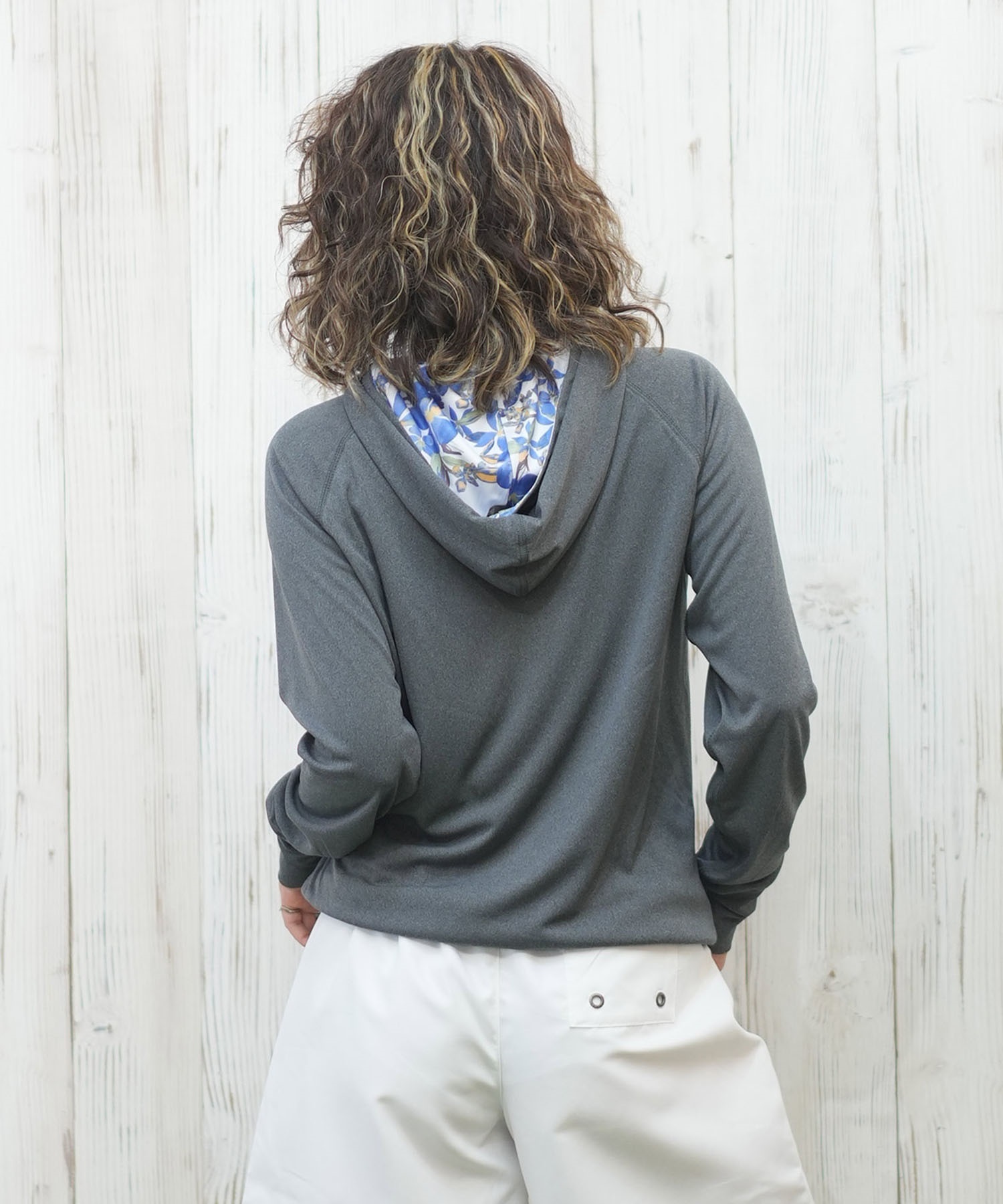 ROXY ロキシー ラッシュガード レディース パーカー ジップアップ 長袖 水陸両用 UVカット ARTSY FLORAL LOGO PARKA RLY251041(BLU-S)