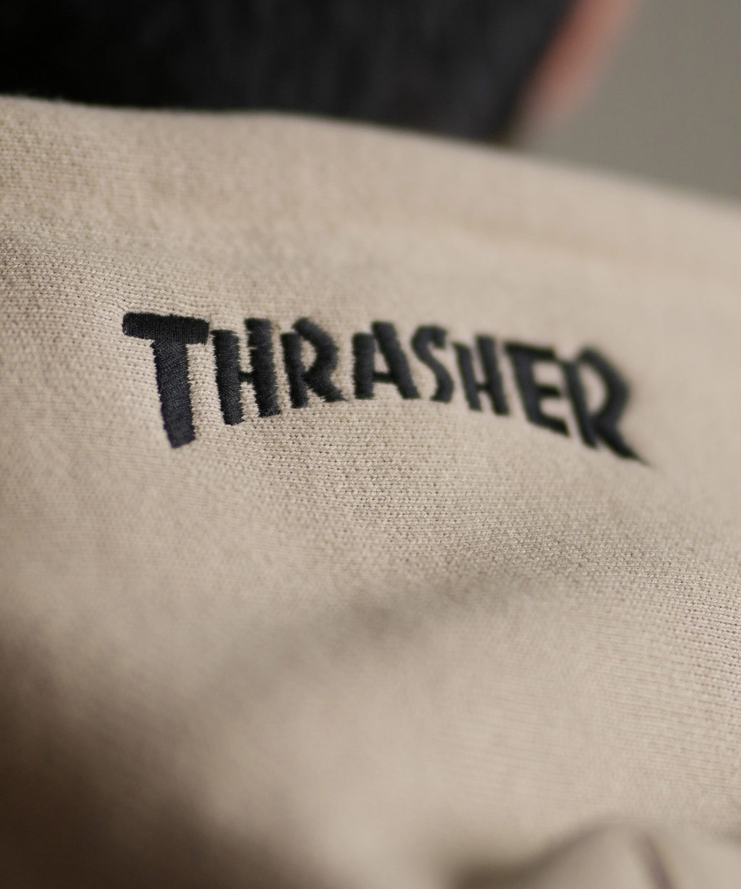 THRASHER スラッシャー ジップアップ パーカー メンズ スウェット フーディー ロゴ ワンポイント 裏起毛 254TH1PK065(WHT-M)