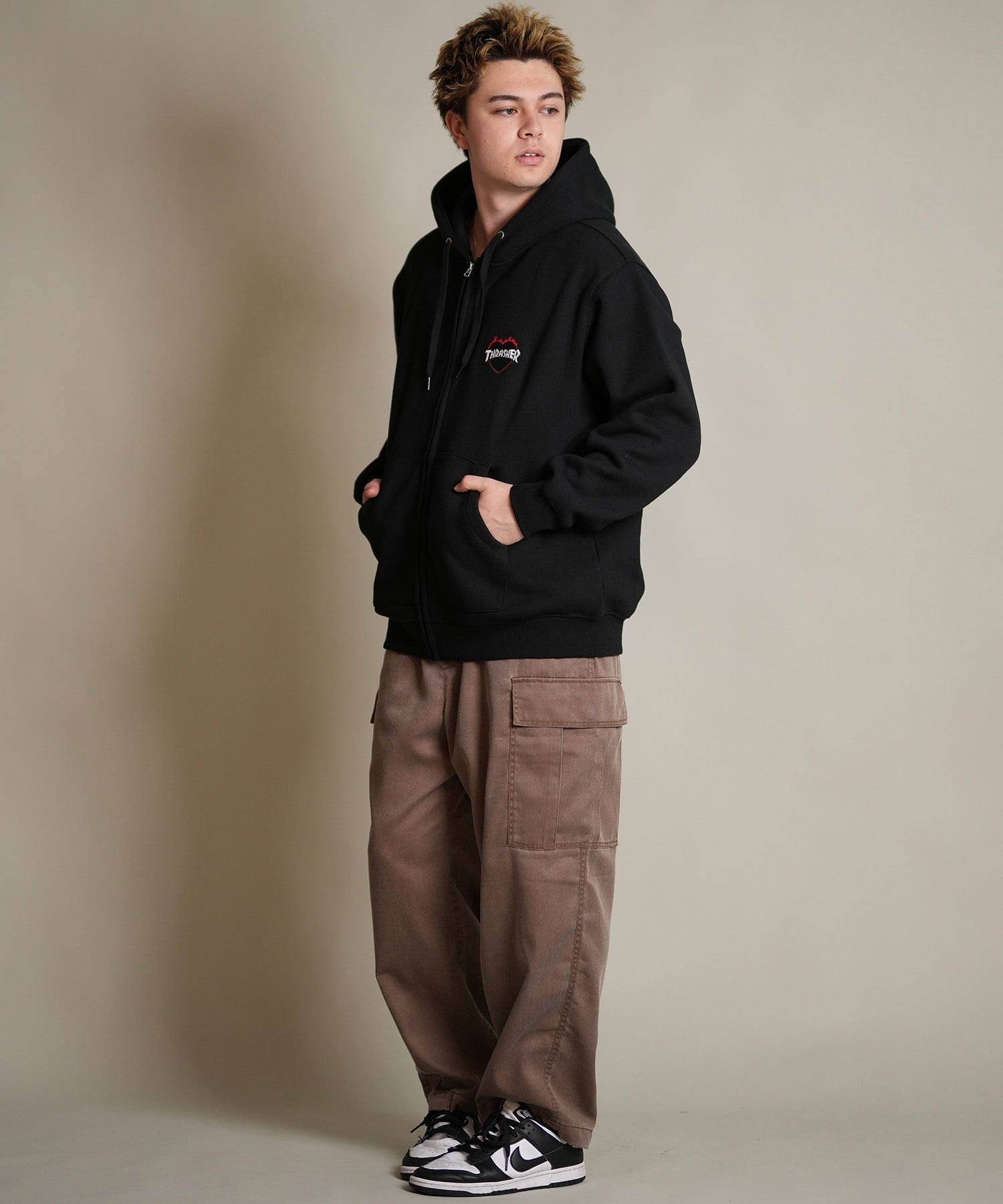 THRASHER スラッシャー ジップアップ パーカー メンズ スウェット フーディー ロゴ ワンポイント 裏起毛 254TH1PK065(WHT-M)
