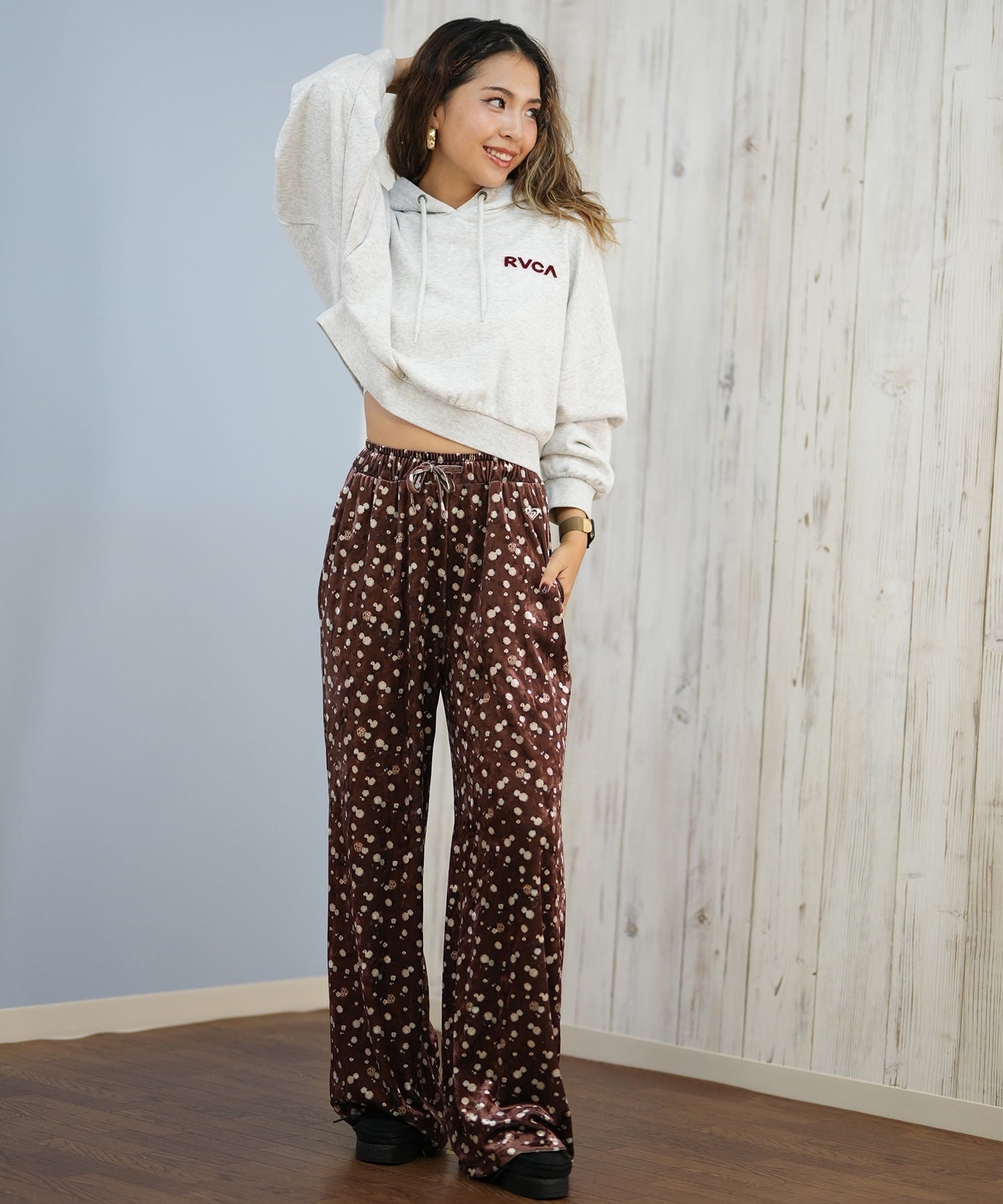 RVCA ルーカ プルオーバー パーカー レディース スウェット フーディー ショート丈 バックプリント ドルマンスリーブ 裏毛 BF044-012(BLK-S)