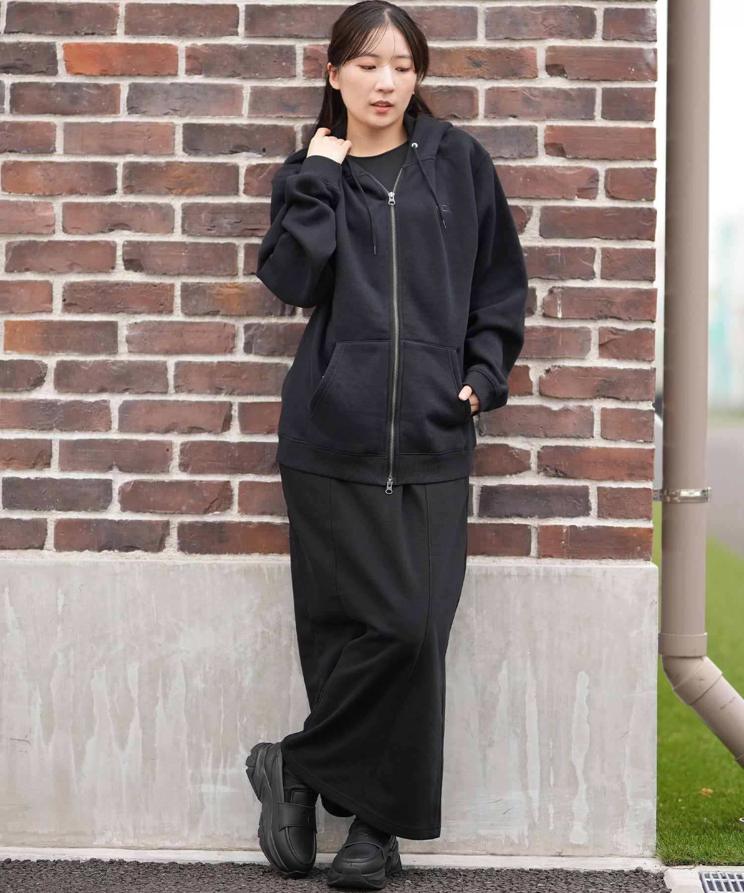 RVCA ルーカ ジップアップ パーカー レディース バックプリント ロゴ BF044-P02(BLK-M)