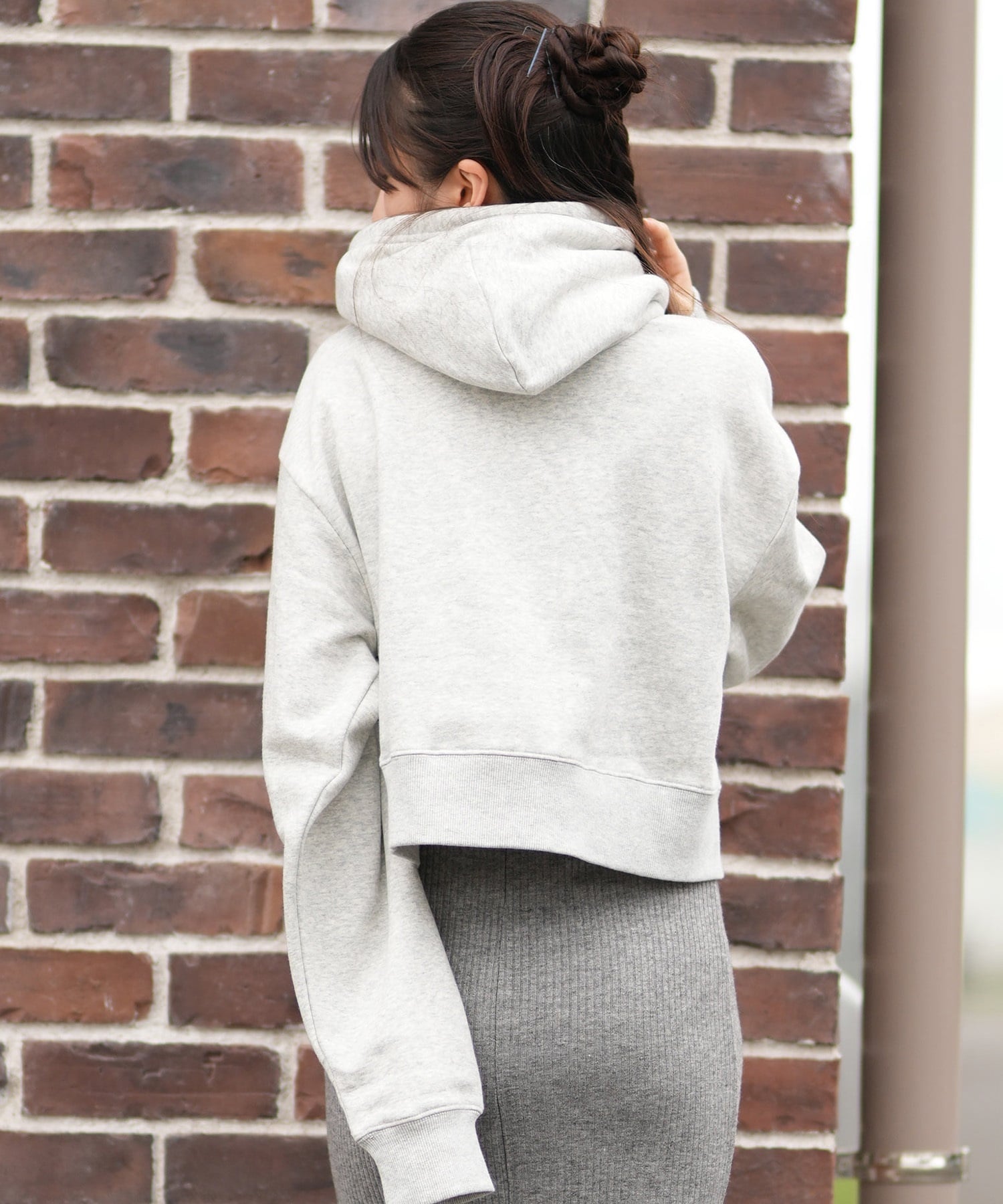 RVCA ルーカ プルオーバー パーカー レディース クロップド丈 ショート丈 ロゴ CROPPED HOODIE BF044-P03(BLK-S)