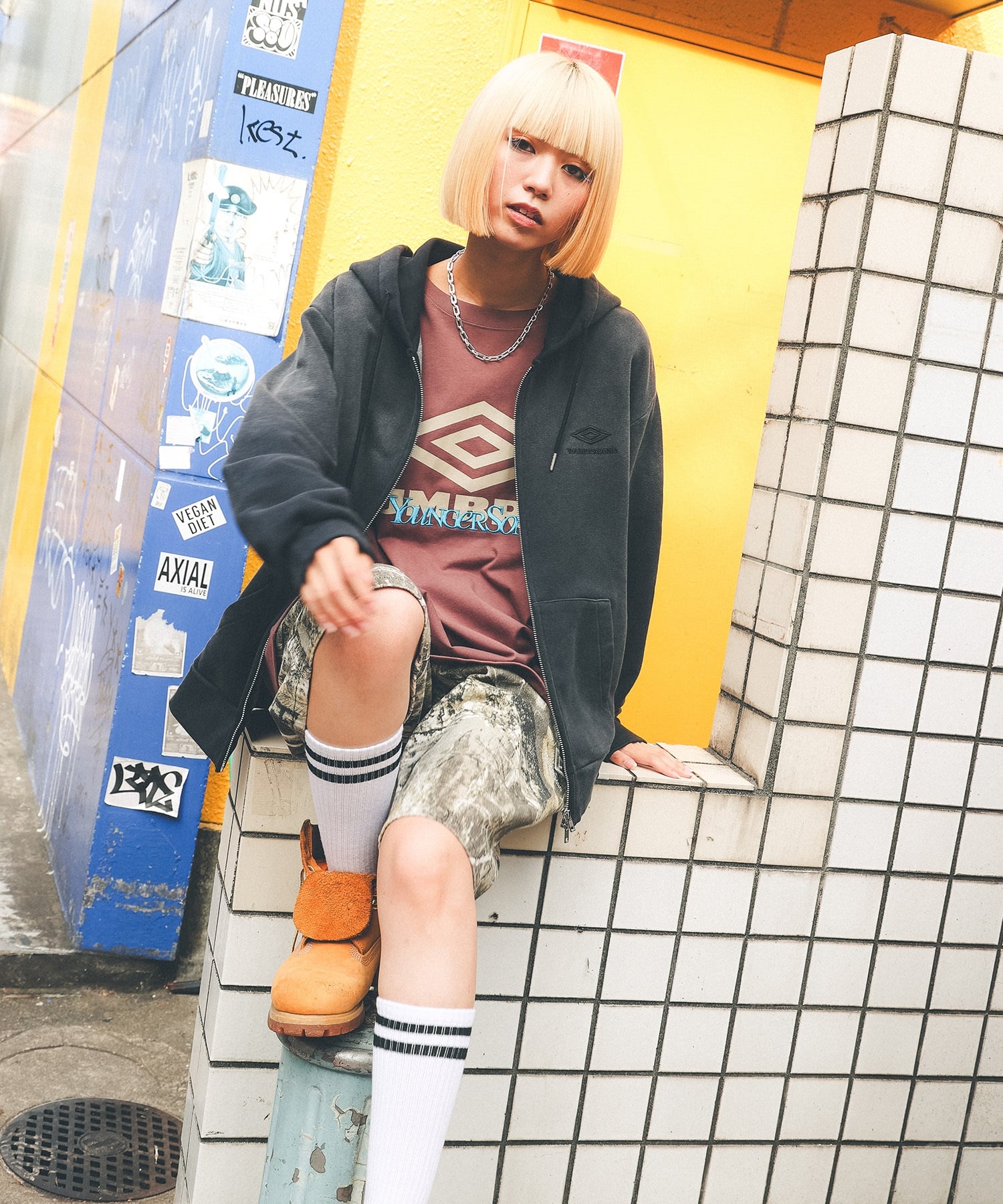 UMBRO アンブロ × Younger Song ヤンガーソング コラボ ジップアップ パーカー 裏毛 MD27-LHD03 ムラサキスポーツ限定(BLACK-M)