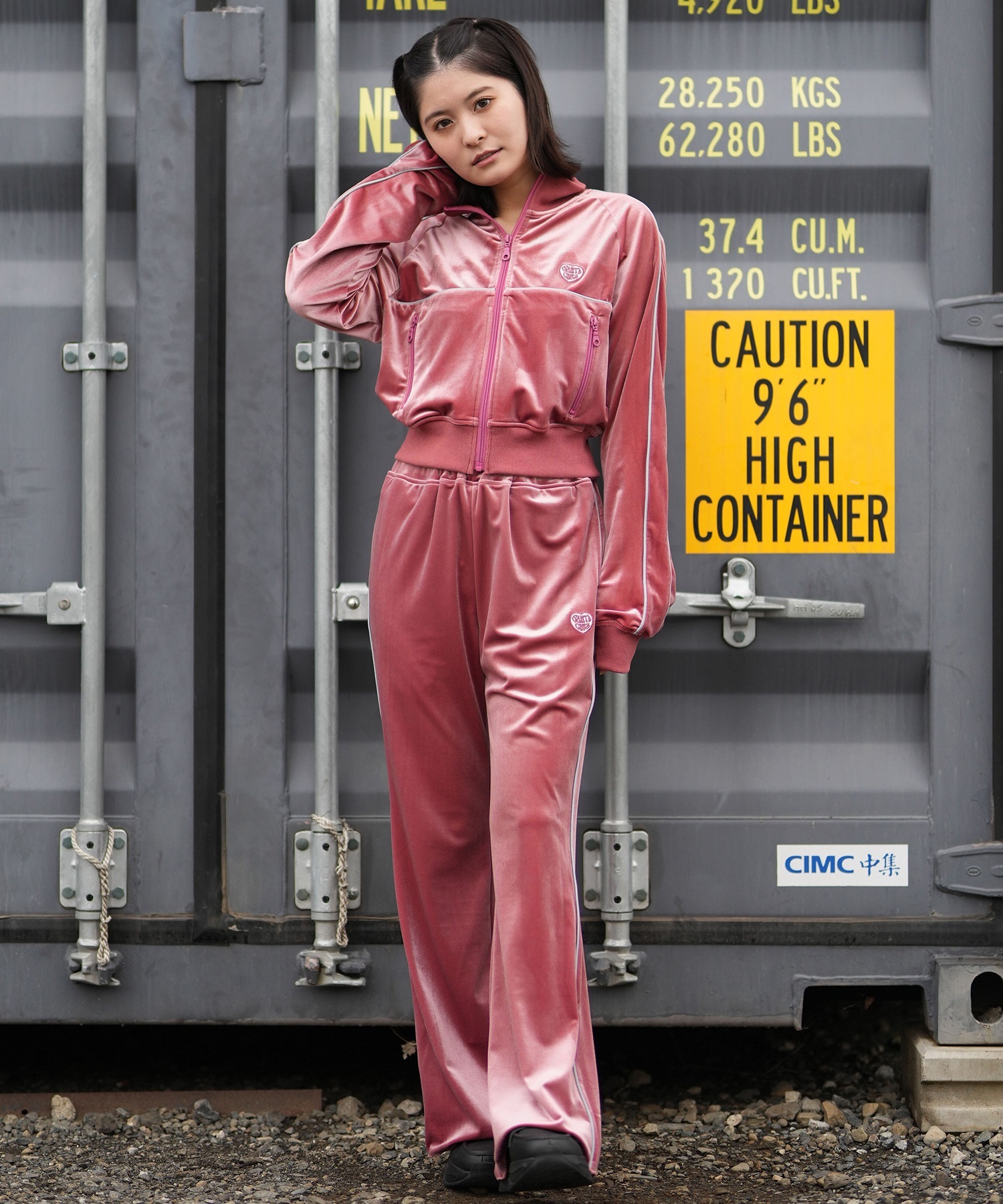 SANTACRUZ サンタクルーズ ロングパンツ レディース ベロア生地 セットアップ対応 502261531 ムラサキスポーツ限定(BLACK-M)